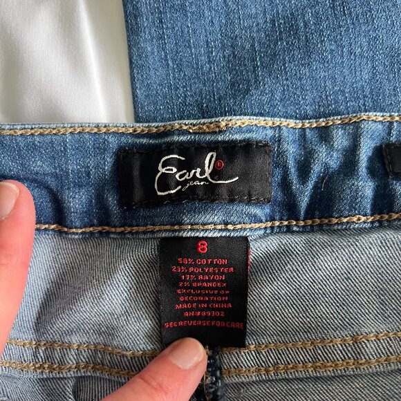 Earl Jeans Women’s Size 8 Slim Fit Bootcut Blue Denim with Embroidered Pockets - Picture 3 of 9